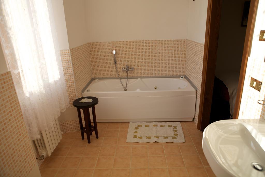 Agriturismo La Rocca Hotel Marsia Quarto foto